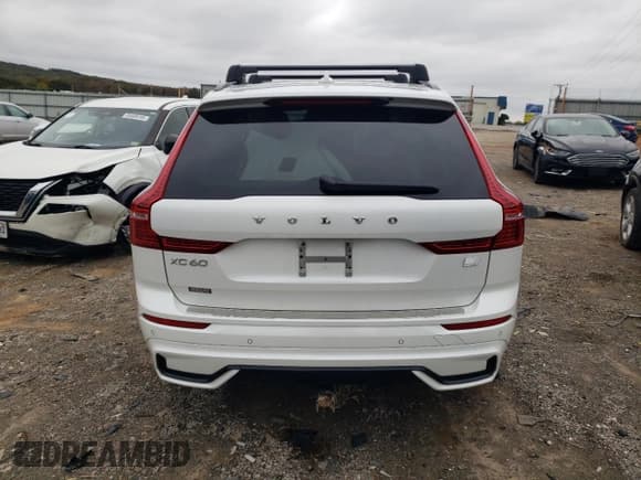 ✅ 2024 Volvo XC60 Plus Dark Theme • VIN: YV4H60DLXR1917781 • Lot: 82760255. Listed on Copart with 12,720 mi. Free auction sales archive from the USA and detailed vehicle history report at DreamBid. Image 6.