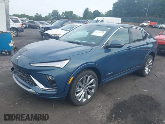 ✅ 2024 Buick Envista Avenir • VIN: KL47LCE27RB152628 • Lot: 42584358. Listed on IAAI with 8,556 mi. Free auction sales archive from the USA and detailed vehicle history report at DreamBid. Image 2.