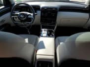 ✅ 2022 Hyundai Tucson Limited • VIN: KM8JECA17NU023799 • Lot: 57022993. Wystawiony na Copart z przebiegiem 18 493 mil. Bezpłatny archiwum sprzedaży aukcyjnych z USA i szczegółowy raport historii pojazdu na DreamBid. Zdjęcie 8.