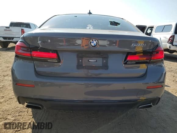 ✅ 2022 BMW 5 Series 530i xDrive • VIN: WBA13BJ07NWX57176 • Лот: 69416995. Опубликован ранее на Copart с пробегом 18 010 миль. Бесплатный доступ к архиву аукционных продаж из США и подробный отчёт об истории автомобиля на DreamBid. Изображение 6.