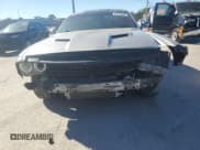 ✅ 2016 Dodge Challenger R/T • VIN: 2C3CDZBT5GH138592 • Lot: 84910085. Wystawiony na Copart z przebiegiem 107 537 mil. Bezpłatny archiwum sprzedaży aukcyjnych z USA i szczegółowy raport historii pojazdu na DreamBid. Zdjęcie 5.