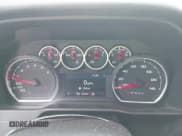 ✅ 2021 Chevrolet Silverado 1500 RST • VIN: 1GCUYEED6MZ305068 • Lot: 43660539. Wystawiony na IAAI z przebiegiem 56 550 mil. Bezpłatny archiwum sprzedaży aukcyjnych z USA i szczegółowy raport historii pojazdu na DreamBid. Zdjęcie 7.