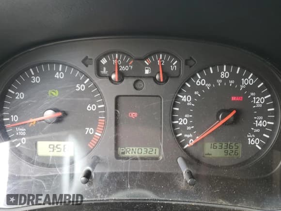 ✅ 2003 Volkswagen Golf GLS • VIN: 9BWGK61J034062472 • Lot: 49186615. Wystawiony na Copart z przebiegiem 163 365 mil. Bezpłatny archiwum sprzedaży aukcyjnych z USA i szczegółowy raport historii pojazdu na DreamBid. Zdjęcie 9.