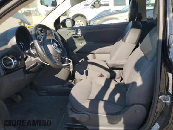 ✅ 2015 FIAT 500 Pop • VIN: 3C3CFFDR5FT678167 • Лот: 68994265. Опубликован ранее на Copart с пробегом 75 673 миль. Бесплатный доступ к архиву аукционных продаж из США и подробный отчёт об истории автомобиля на DreamBid. Изображение 7.