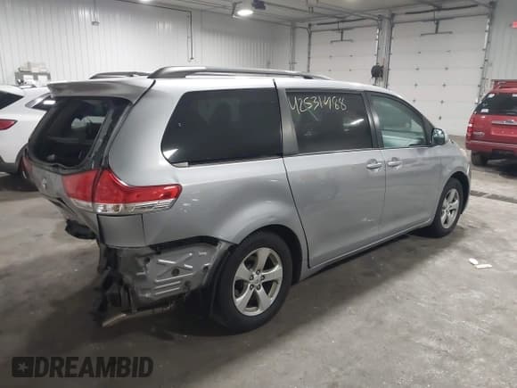 ✅ 2011 Toyota Sienna LE AAS • VIN: 5TDKK3DCXBS121031 • Lot: 42531488. Listed on IAAI with 231,860 mi. Free auction sales archive from the USA and detailed vehicle history report at DreamBid. Image 4.