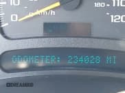 ✅ 2003 Chevrolet Tahoe LS • VIN: 1GNEC13V63R245581 • Lot: 41599241. Listed on IAAI with 234,028 mi. Free auction sales archive from the USA and detailed vehicle history report at DreamBid. Image 15.