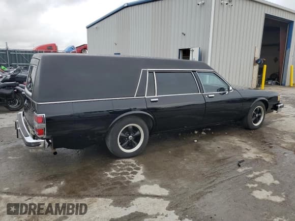 ✅ 1988 Buick LeSabre • VIN: 4GLDB90Y8JA408715 • Lot: 59582875. Listed on Copart with 498,136 mi. Free auction sales archive from the USA and detailed vehicle history report at DreamBid. Image 3.