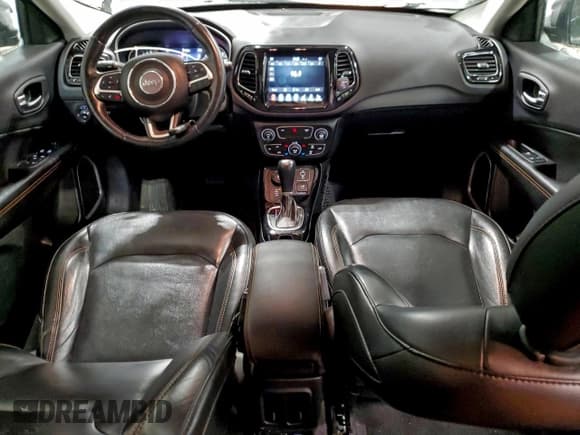 ✅ 2018 Jeep Compass Limited • VIN: 3C4NJDCB9JT265947 • Lot: 94707945. Wystawiony na Copart z przebiegiem 71 498 mil. Bezpłatny archiwum sprzedaży aukcyjnych z USA i szczegółowy raport historii pojazdu na DreamBid. Zdjęcie 8.