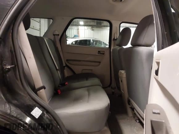 ✅ 2010 Ford Escape XLS • VIN: 1FMCU9C75AKC17382 • Lot: 43242740. Wystawiony na IAAI z przebiegiem 156 644 mil. Bezpłatny archiwum sprzedaży aukcyjnych z USA i szczegółowy raport historii pojazdu na DreamBid. Zdjęcie 8.