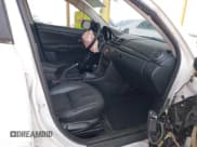 ✅ 2007 Mazda 3 S Touring • VIN: JM1BK324471663158 • Lot: 42575124. Wystawiony na IAAI z przebiegiem 160 938 mil. Bezpłatny archiwum sprzedaży aukcyjnych z USA i szczegółowy raport historii pojazdu na DreamBid. Zdjęcie 5.