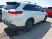 ✅ 2018 Toyota Highlander LE • VIN: 5TDBZRFHXJS808161 • Lot: 42390280. Wystawiony na IAAI z przebiegiem 115 704 mil. Bezpłatny archiwum sprzedaży aukcyjnych z USA i szczegółowy raport historii pojazdu na DreamBid. Zdjęcie 4.