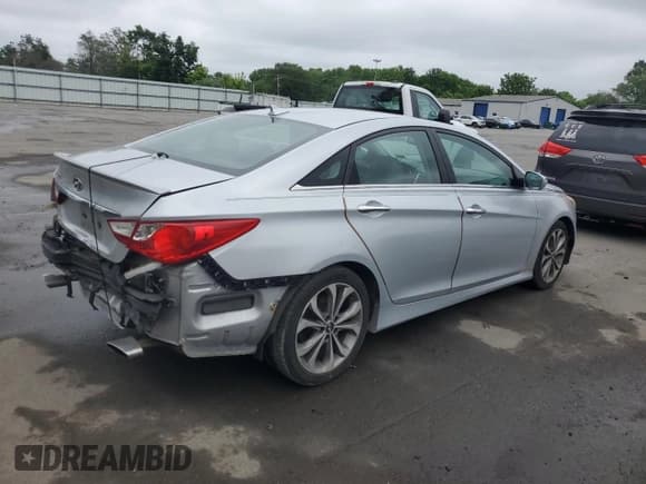 ✅ 2014 Hyundai Sonata SE • VIN: 5NPEC4AC0EH923411 • Лот: 70646295. Опубликован ранее на Copart с пробегом 141 830 миль. Бесплатный доступ к архиву аукционных продаж из США и подробный отчёт об истории автомобиля на DreamBid. Изображение 3.