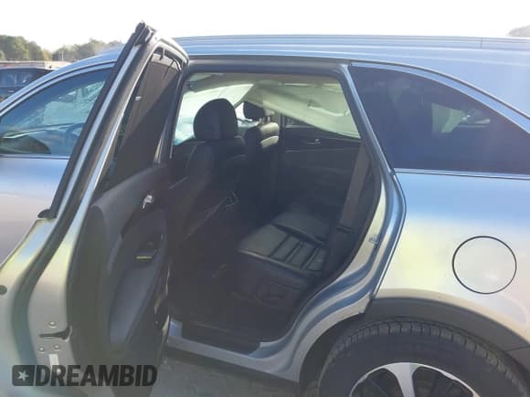 ✅ 2018 Kia Sorento EX • VIN: 5XYPHDA5XJG386110 • Лот: 43357789. Опубликован ранее на IAAI с пробегом 96 986 миль. Бесплатный доступ к архиву аукционных продаж из США и подробный отчёт об истории автомобиля на DreamBid. Изображение 8.