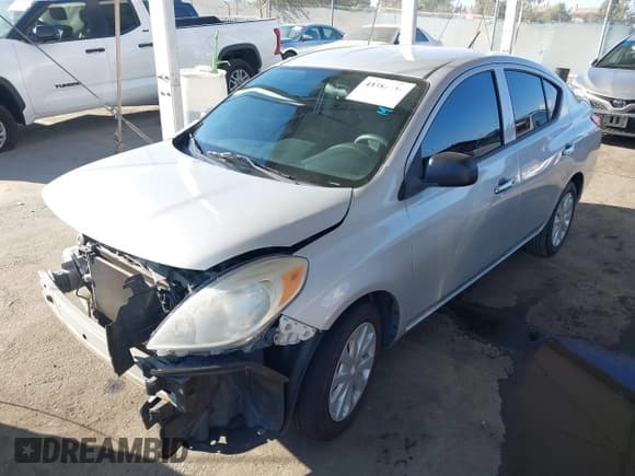 ✅ 2013 Nissan Versa SV • VIN: 3N1CN7AP7DL888647 • Lot: 43384334. Wystawiony na IAAI z przebiegiem 105 698 mil. Bezpłatny archiwum sprzedaży aukcyjnych z USA i szczegółowy raport historii pojazdu na DreamBid. Zdjęcie 20.