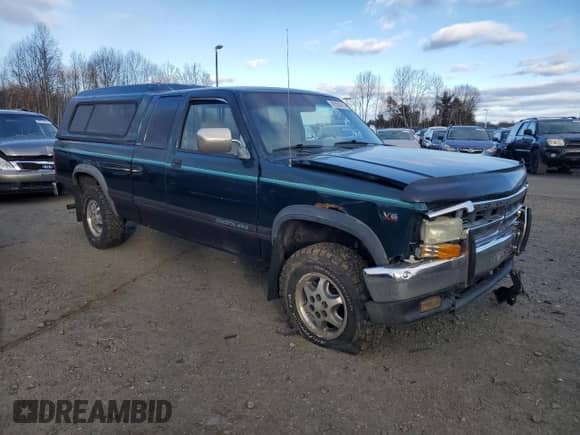 1994 Dodge Dakota with VIN 1B7GG23X4RS698774, listed as a Copart auction lot 88350915 with 122,061 mi miles and Salvage title. Bid and sale history available at DreamBid. Image 4.