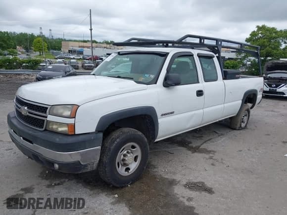 ✅ 2007 Chevrolet Silverado 2500HD Work Truck • VIN: 1GCHK29U67E135916 • Lot: 42330020. Wystawiony na IAAI z przebiegiem 228 917 mil. Bezpłatny archiwum sprzedaży aukcyjnych z USA i szczegółowy raport historii pojazdu na DreamBid. Zdjęcie 18.