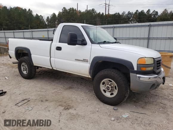 ✅ 2004 GMC Sierra 1500 • VIN: 1GTHC24204E339688 • Lot: 77595054. Wystawiony na Copart z przebiegiem 230 719 mil. Bezpłatny archiwum sprzedaży aukcyjnych z USA i szczegółowy raport historii pojazdu na DreamBid. Zdjęcie 4.