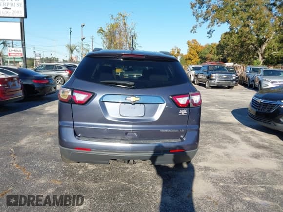 ✅ 2014 Chevrolet Traverse LS • VIN: 1GNKRFED9EJ225412 • Lot: 43590821. Wystawiony na IAAI z przebiegiem 175 248 mil. Bezpłatny archiwum sprzedaży aukcyjnych z USA i szczegółowy raport historii pojazdu na DreamBid. Zdjęcie 15.