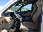 ✅ 2023 Hyundai Santa Fe Calligraphy • VIN: 5NMS5DAL6PH600977 • Lot: 69536954. Wystawiony na Copart z przebiegiem 12 005 mil. Bezpłatny archiwum sprzedaży aukcyjnych z USA i szczegółowy raport historii pojazdu na DreamBid. Zdjęcie 7.