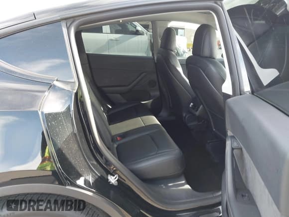 ✅ 2022 Tesla Model Y Long Range • VIN: 7SAYGDEE2NF458337 • Lot: 43656214. Wystawiony na IAAI z przebiegiem 38 307 mil. Bezpłatny archiwum sprzedaży aukcyjnych z USA i szczegółowy raport historii pojazdu na DreamBid. Zdjęcie 8.