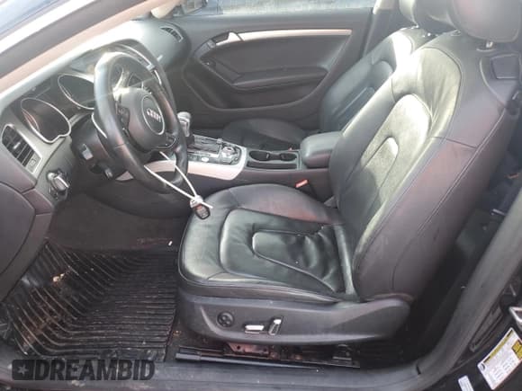 ✅ 2013 Audi A5 • VIN: WAUCFBFRXDA058577 • Lot: 91223995. Wystawiony na Copart z przebiegiem 139 066 mil. Bezpłatny archiwum sprzedaży aukcyjnych z USA i szczegółowy raport historii pojazdu na DreamBid. Zdjęcie 7.