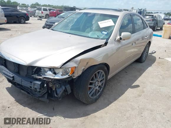 2006 Hyundai Azera SE с VIN KMHFC46F56A052338, выставлен на аукционе IAAI как лот 42546156 с пробегом 165 535 миль миль и . История ставок и продаж доступна на DreamBid. Изображение 6.