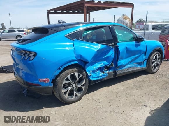 ✅ 2023 Ford Mustang Mach-E Premium • VIN: 3FMTK3R73PMA66134 • Lot: 42103326. Wystawiony na IAAI z przebiegiem 13 874 mil. Bezpłatny archiwum sprzedaży aukcyjnych z USA i szczegółowy raport historii pojazdu na DreamBid. Zdjęcie 4.