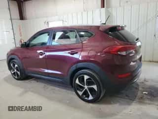 2016 Hyundai Tucson Limited z VIN KM8J33A27GU095409, wystawiony jako Copart lot #70548315 z przebiegiem 135 444 mil mil oraz Czysty tytuł • Clean title. Historia ofert i sprzedaży dostępna na DreamBid. Obrazek 2.