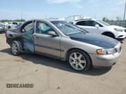 ✅ 2004 Volvo S60 • VIN: YV1RH59H542317976 • Лот: 65174294. Опубликован ранее на Copart с пробегом Не указан. Бесплатный доступ к архиву аукционных продаж из США и подробный отчёт об истории автомобиля на DreamBid. Изображение 4.
