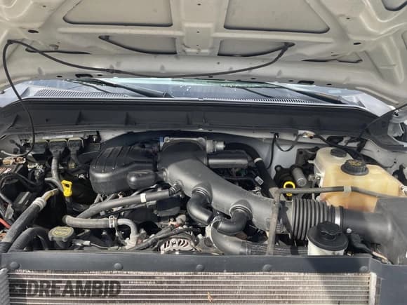 ✅ 2016 Ford F-550 XL • VIN: 1FDUF5GY3GEB54493 • Lot: 81772304. Listed on Copart with 258,961 mi. Free auction sales archive from the USA and detailed vehicle history report at DreamBid. Image 7.