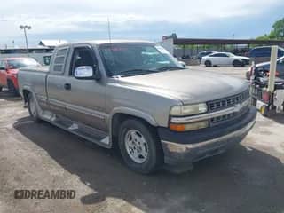 1999 Chevrolet Silverado 1500 LS with VIN 2GCEC19T4X1184017, listed as a IAAI auction lot 42480737 with 72,653 mi miles and . Bid and sale history available at DreamBid. Image 1.