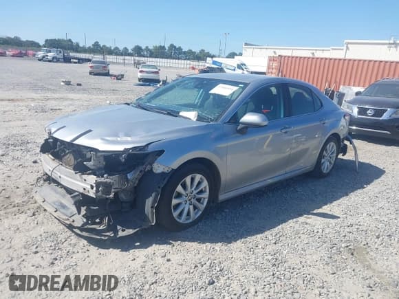 ✅ 2020 Toyota Camry LE • VIN: 4T1C11AK1LU961795 • Lot: 43360554. Wystawiony na IAAI z przebiegiem 145 227 mil. Bezpłatny archiwum sprzedaży aukcyjnych z USA i szczegółowy raport historii pojazdu na DreamBid. Zdjęcie 17.