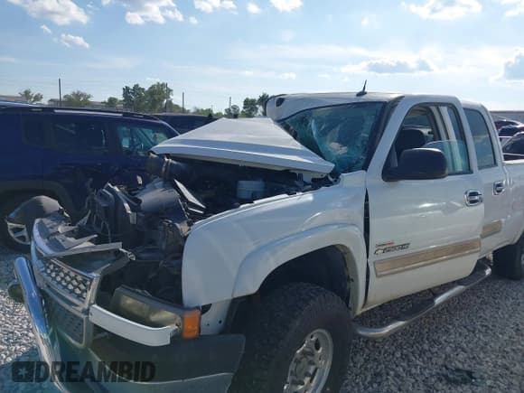 ✅ 2005 Chevrolet Silverado 2500HD • VIN: 1GCHK23255F939672 • Lot: 43234847. Listed on IAAI with Not provided. Free auction sales archive from the USA and detailed vehicle history report at DreamBid. Image 6.