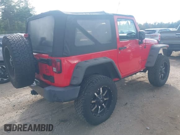 ✅ 2014 Jeep Wrangler Sport • VIN: 1C4AJWAG4EL322761 • Lot: 43222275. Wystawiony na IAAI z przebiegiem 126 980 mil. Bezpłatny archiwum sprzedaży aukcyjnych z USA i szczegółowy raport historii pojazdu na DreamBid. Zdjęcie 4.