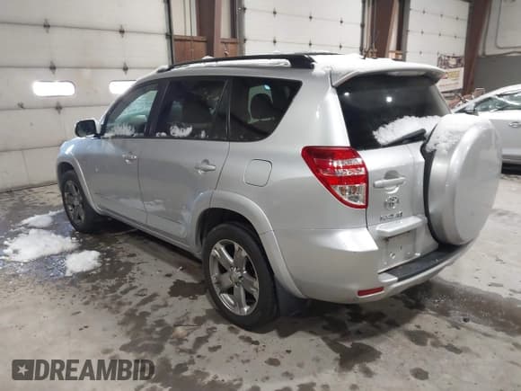 ✅ 2011 Toyota RAV4 Sport • VIN: 2T3RF4DV6BW155279 • Lot: 43925255. Wystawiony na IAAI z przebiegiem 288 640 mil. Bezpłatny archiwum sprzedaży aukcyjnych z USA i szczegółowy raport historii pojazdu na DreamBid. Zdjęcie 3.