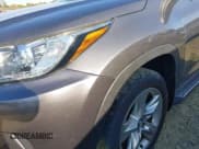 ✅ 2018 Toyota Highlander Limited Platinum • VIN: 5TDDZRFH8JS488749 • Lot: 43468401. Wystawiony na IAAI z przebiegiem 86 758 mil. Bezpłatny archiwum sprzedaży aukcyjnych z USA i szczegółowy raport historii pojazdu na DreamBid. Zdjęcie 6.