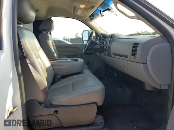 ✅ 2012 Chevrolet Silverado 2500HD Work Truck • VIN: 1GC0CVCG8CF156043 • Lot: 67032575. Wystawiony na Copart z przebiegiem 250 162 mil. Bezpłatny archiwum sprzedaży aukcyjnych z USA i szczegółowy raport historii pojazdu na DreamBid. Zdjęcie 10.