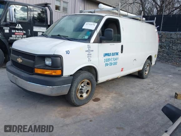 ✅ 2014 Chevrolet Express Cargo • VIN: 1GCWGFFA6E1103305 • Lot: 43715276. Wystawiony na IAAI z przebiegiem 148 499 mil. Bezpłatny archiwum sprzedaży aukcyjnych z USA i szczegółowy raport historii pojazdu na DreamBid. Zdjęcie 2.