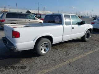 ✅ 2000 Chevrolet S-10 LS • VIN: 1GCCS19W5Y8313840 • Лот: 41592172. Опубликован ранее на IAAI с пробегом 245 967 миль. Бесплатный доступ к архиву аукционных продаж из США и подробный отчёт об истории автомобиля на DreamBid. Изображение 4.