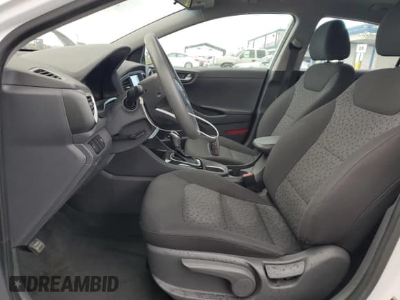 ✅ 2019 Hyundai Ioniq Blue • VIN: KMHC65LC7KU179630 • Lot: 42788055. Wystawiony na Copart z przebiegiem 41 915 mil. Bezpłatny archiwum sprzedaży aukcyjnych z USA i szczegółowy raport historii pojazdu na DreamBid. Zdjęcie 7.