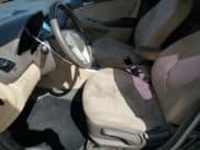 ✅ 2013 Hyundai Accent GLS • VIN: KMHCT4AEXDU305330 • Lot: 72955944. Wystawiony na Copart z przebiegiem 167 535 mil. Bezpłatny archiwum sprzedaży aukcyjnych z USA i szczegółowy raport historii pojazdu na DreamBid. Zdjęcie 7.