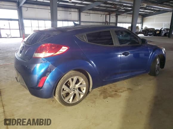 ✅ 2017 Hyundai Veloster • VIN: KMHTC6AD3HU311561 • Lot: 82177124. Wystawiony na Copart z przebiegiem 106 823 mil. Bezpłatny archiwum sprzedaży aukcyjnych z USA i szczegółowy raport historii pojazdu na DreamBid. Zdjęcie 3.