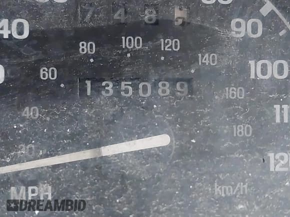 ✅ 1997 Ford Explorer Eddie Bauer • VIN: 1FMDU32X1VZA72924 • Lot: 41568771. Listed on IAAI with 135,089 mi. Free auction sales archive from the USA and detailed vehicle history report at DreamBid. Image 7.