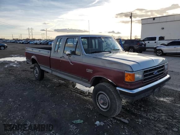✅ 1990 Ford F-250 • VIN: 1FTHX26H9LKA97005 • Лот: 86840874. Опубликован ранее на Copart с пробегом 111 275 миль. Бесплатный доступ к архиву аукционных продаж из США и подробный отчёт об истории автомобиля на DreamBid. Изображение 4.
