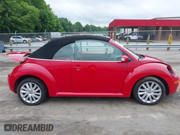 ✅ 2008 Volkswagen Beetle SE • VIN: 3VWRF31Y48M407840 • Lot: 42381696. Listed on IAAI with 148,892 mi. Free auction sales archive from the USA and detailed vehicle history report at DreamBid. Image 14.