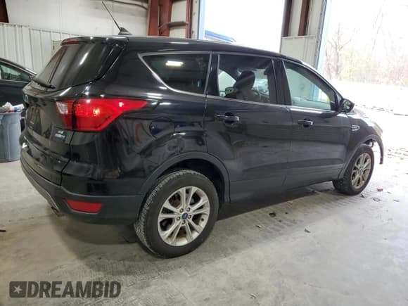 ✅ 2019 Ford Escape SE • VIN: 1FMCU9GD7KUC06115 • Лот: 91668825. Опубликован ранее на Copart с пробегом 100 337 миль. Бесплатный доступ к архиву аукционных продаж из США и подробный отчёт об истории автомобиля на DreamBid. Изображение 3.