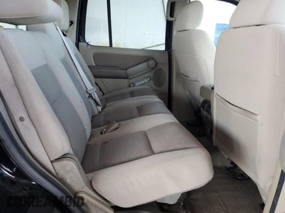 ✅ 2006 Ford Explorer XLT • VIN: 1FMEU63E56ZA14934 • Lot: 80158305. Listed on Copart with 121,323 mi. Free auction sales archive from the USA and detailed vehicle history report at DreamBid. Image 11.