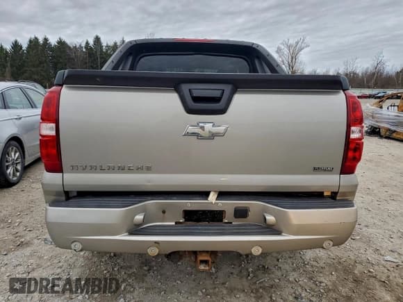 ✅ 2007 Chevrolet Avalanche 2LT • VIN: 3GNFK12337G270712 • Lot: 94355025. Wystawiony na Copart z przebiegiem 143 348 mil. Bezpłatny archiwum sprzedaży aukcyjnych z USA i szczegółowy raport historii pojazdu na DreamBid. Zdjęcie 6.