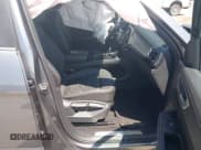 ✅ 2024 Volkswagen Atlas SE • VIN: 1V2HE2CA7RC249877 • Lot: 42614219. Wystawiony na IAAI z przebiegiem 7 108 mil. Bezpłatny archiwum sprzedaży aukcyjnych z USA i szczegółowy raport historii pojazdu na DreamBid. Zdjęcie 5.