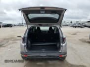 ✅ 2022 Hyundai Tucson SEL • VIN: 5NMJB3AE4NH080646 • Lot: 57768353. Wystawiony na Copart z przebiegiem 6 770 mil. Bezpłatny archiwum sprzedaży aukcyjnych z USA i szczegółowy raport historii pojazdu na DreamBid. Zdjęcie 6.